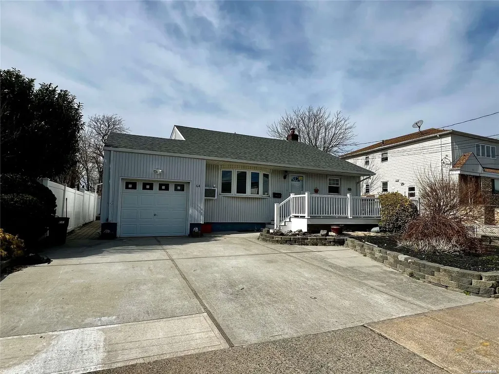 64 Quebec Road Island Park NY 11558