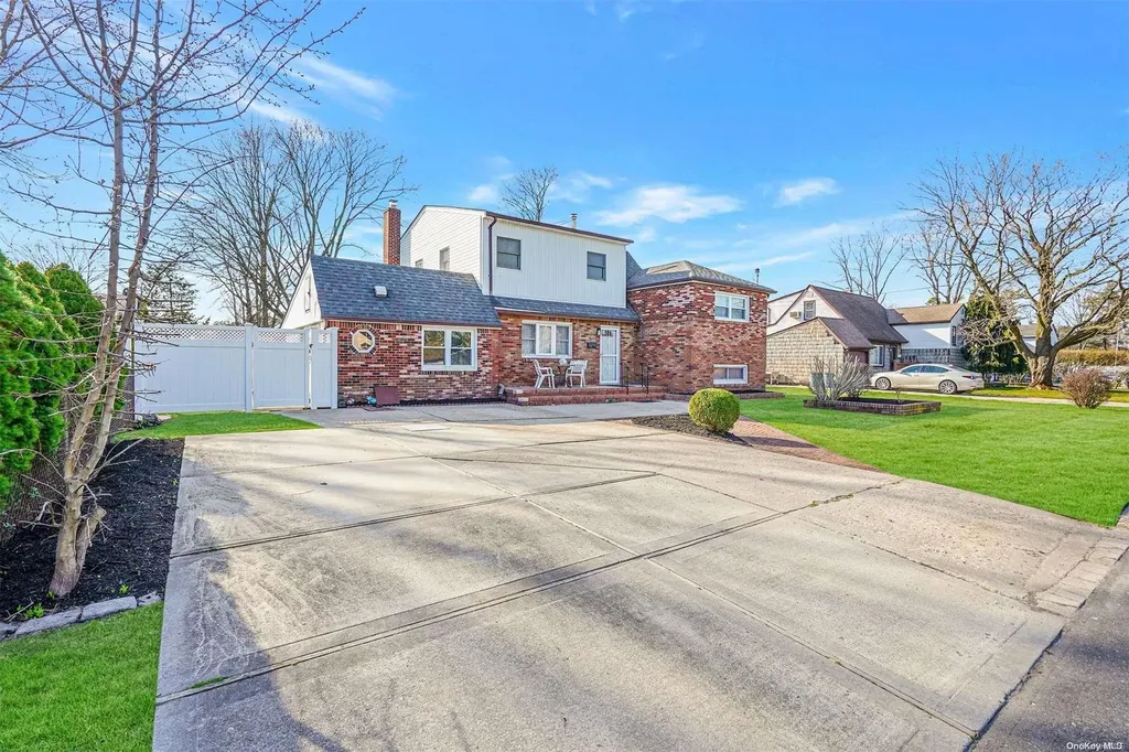1460 Potter Boulevard Bay Shore NY 11706