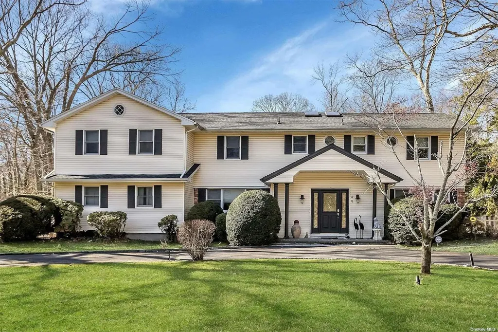 49 Arbor Lane Dix Hills NY 11746
