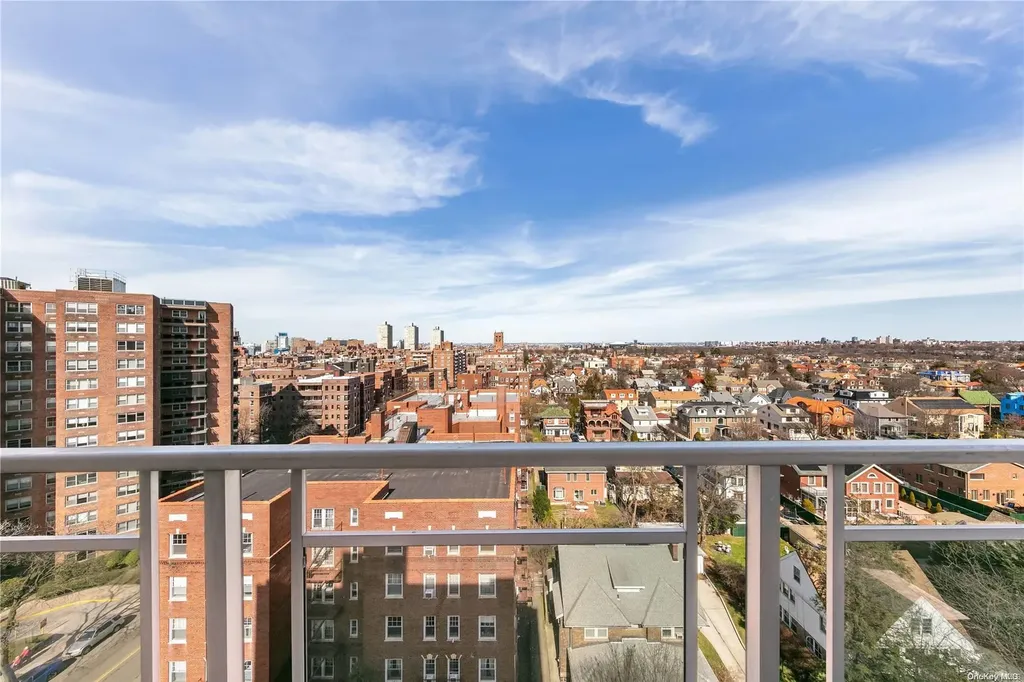 70-31 108 Forest Hills NY 11375