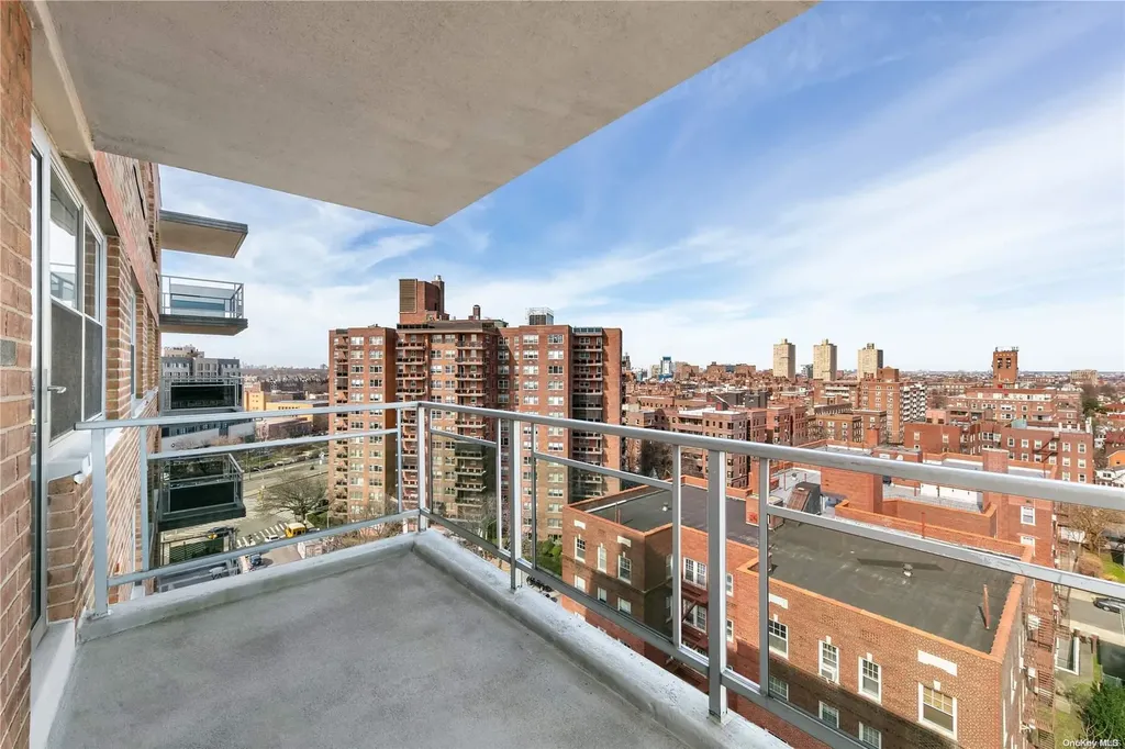 70-31 108 Forest Hills NY 11375