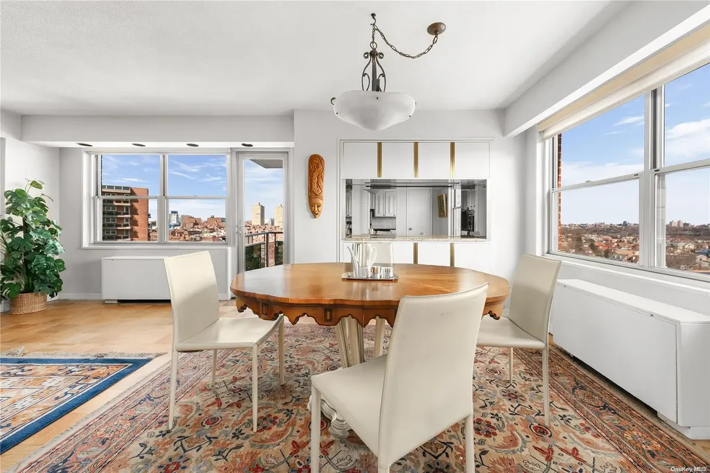 70-31 108 Forest Hills NY 11375