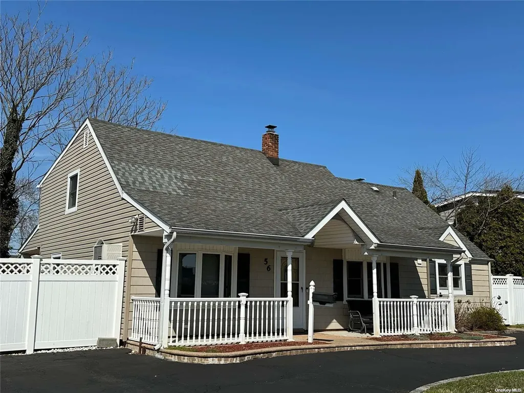 56 Academy Lane Levittown NY 11756