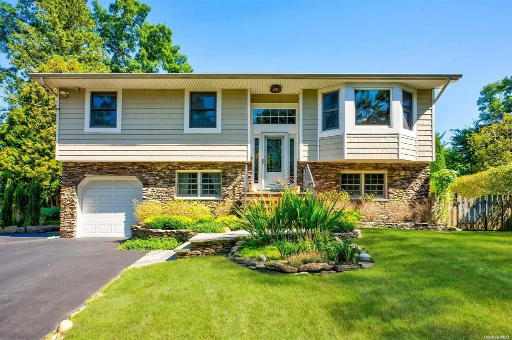 59 Longview Avenue Rocky Point NY 11778