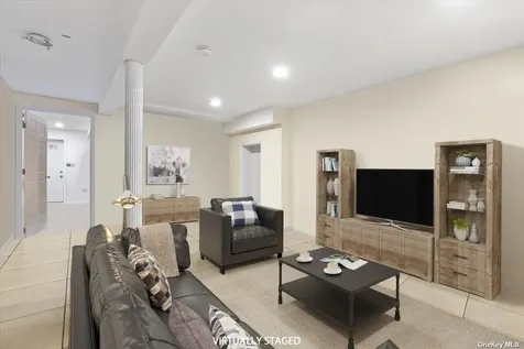 142-25 Latham Lane Jamaica NY 11434