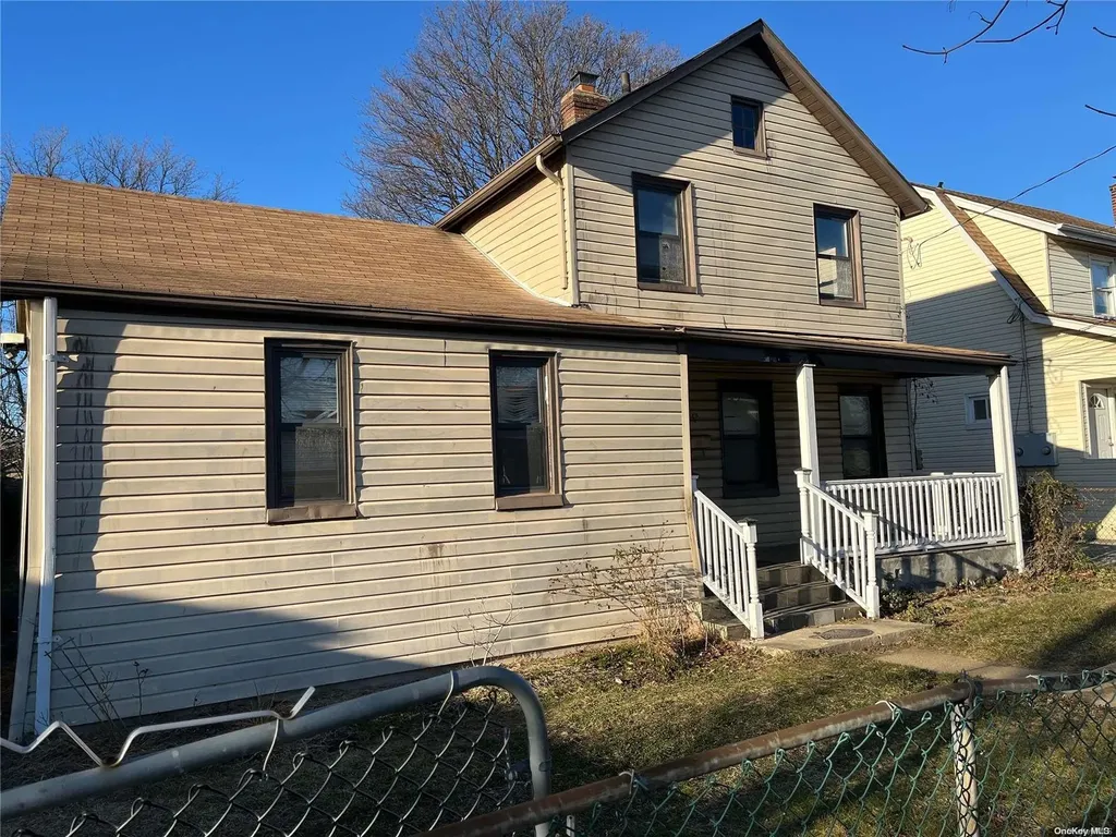 9 Lillian Avenue Freeport NY 11520