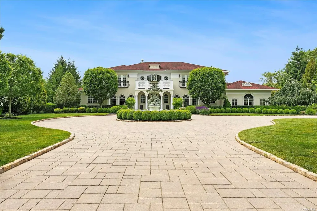 104 Parrish Pond Court E Southampton NY 11968