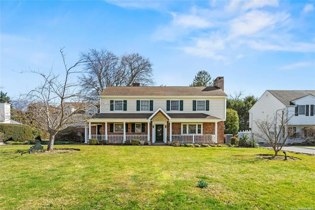 22 Orchard Drive East Williston NY 11596