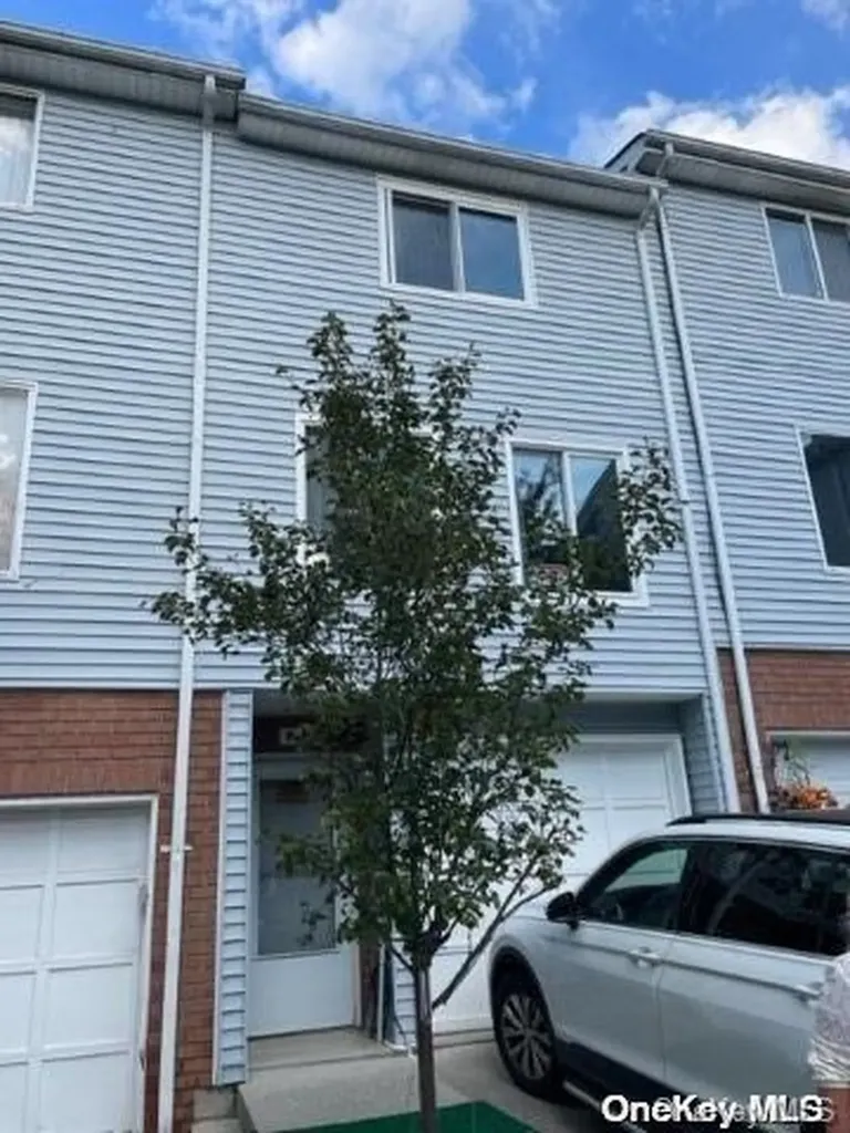 715 Ilyssa Way Staten Island NY 10312