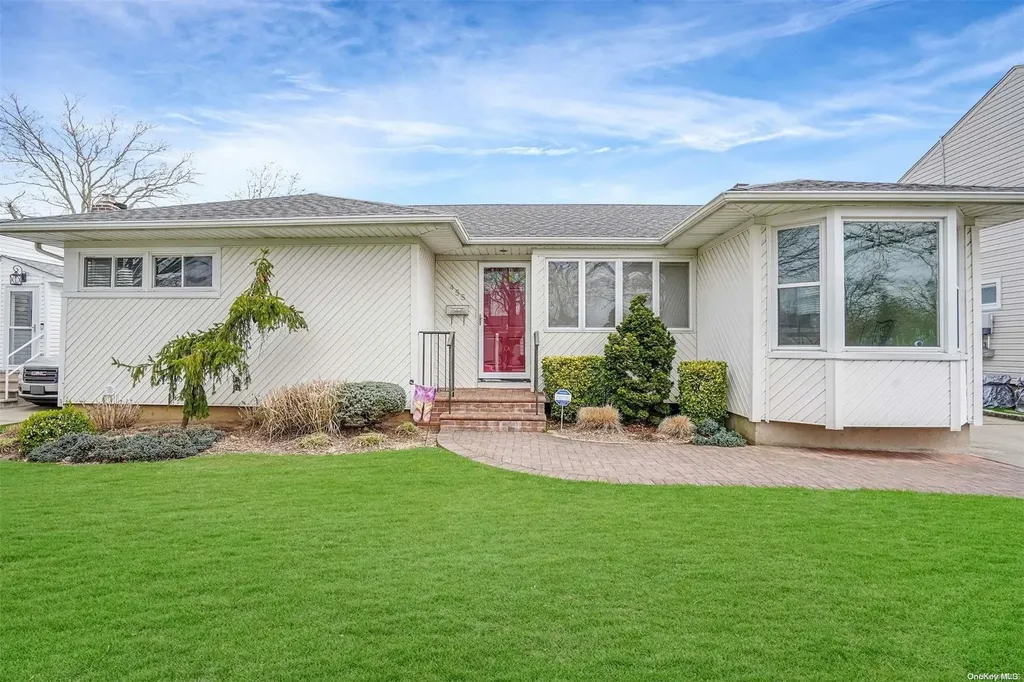 455 Cedar Lane East Meadow NY 11554