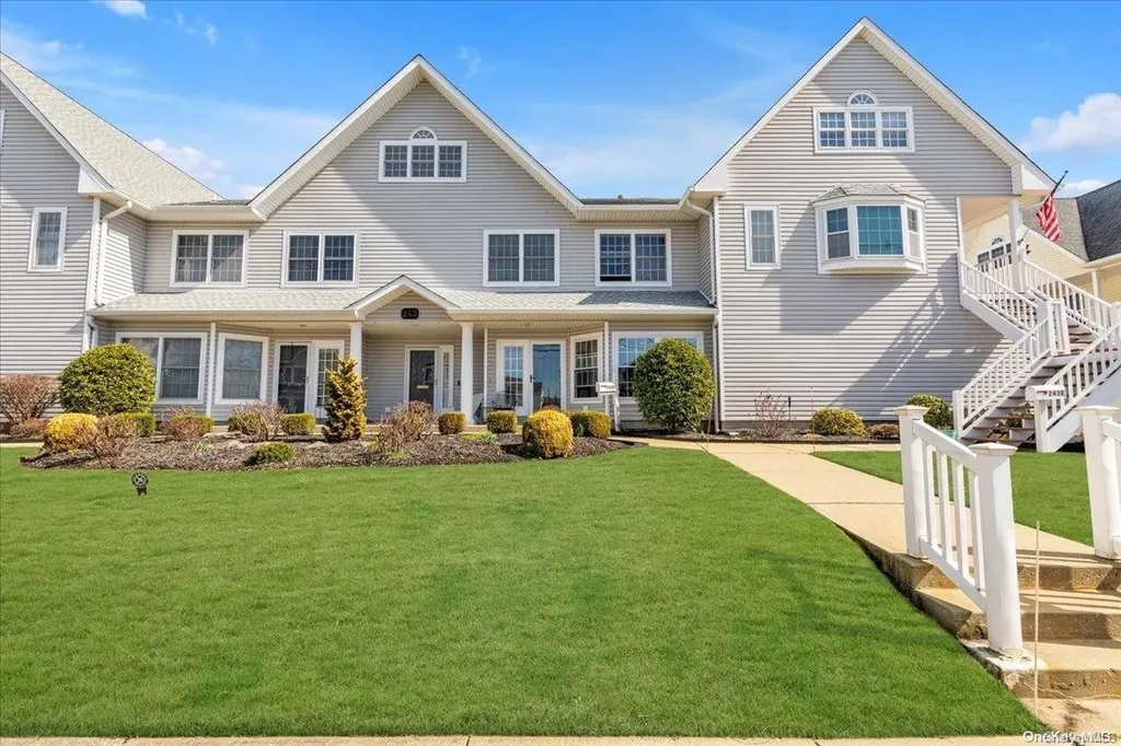 243 Westside Avenue Freeport NY 11520
