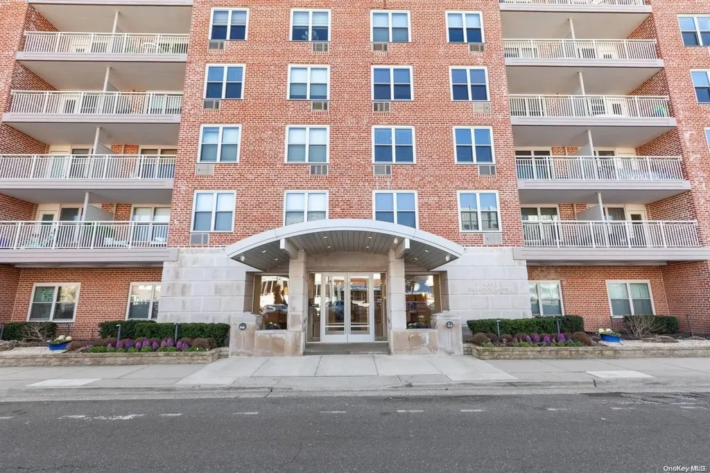 410 E Broadway Long Beach NY 11561