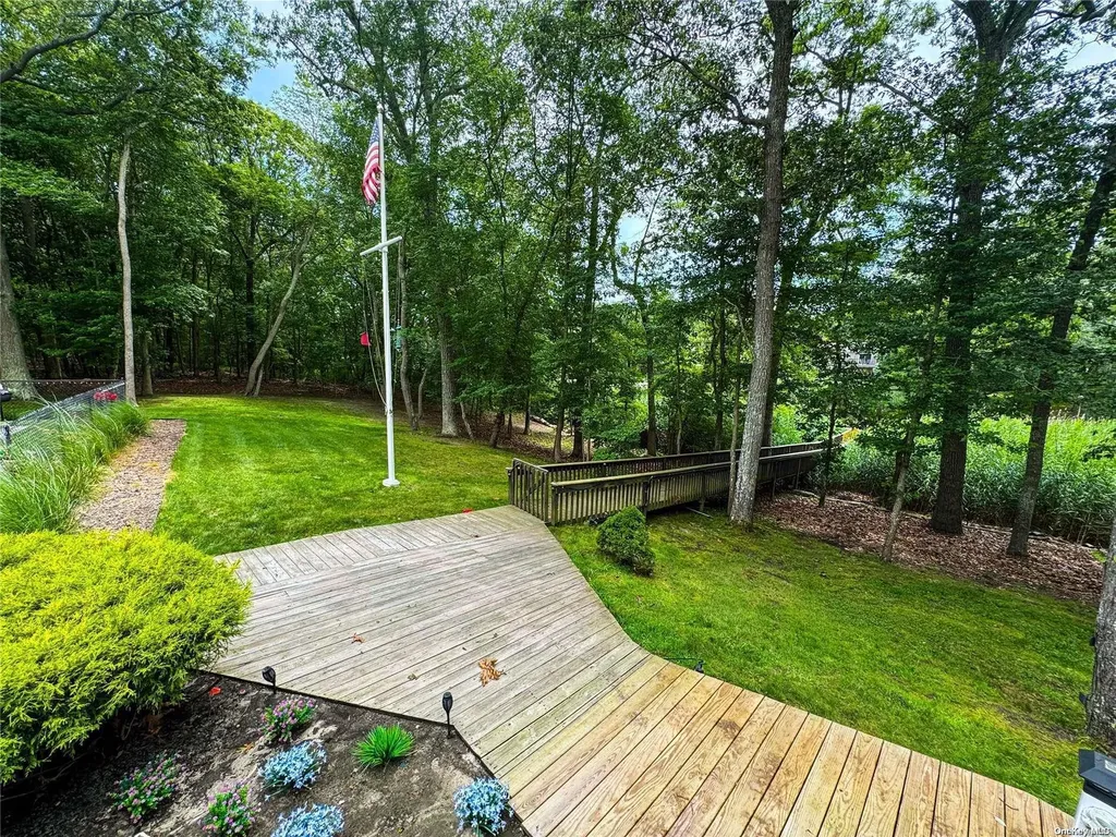 18 Inlet View Path East Moriches NY 11940
