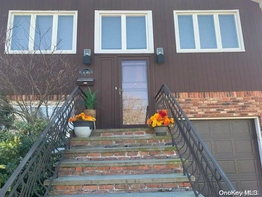 438 E Beech Street Long Beach NY 11561