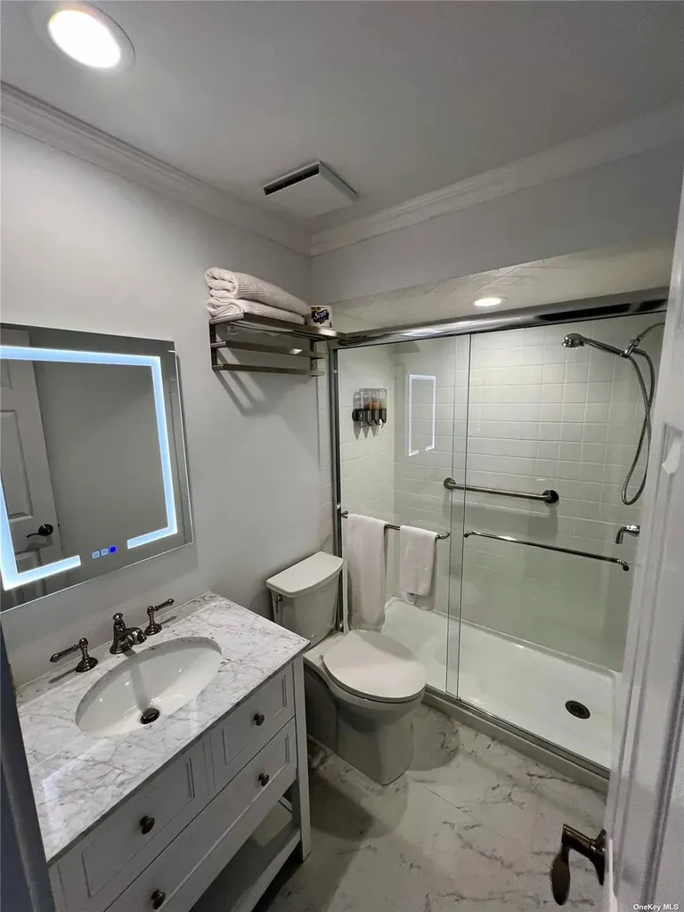 23A Oakhurst Hampton Bays NY 11946