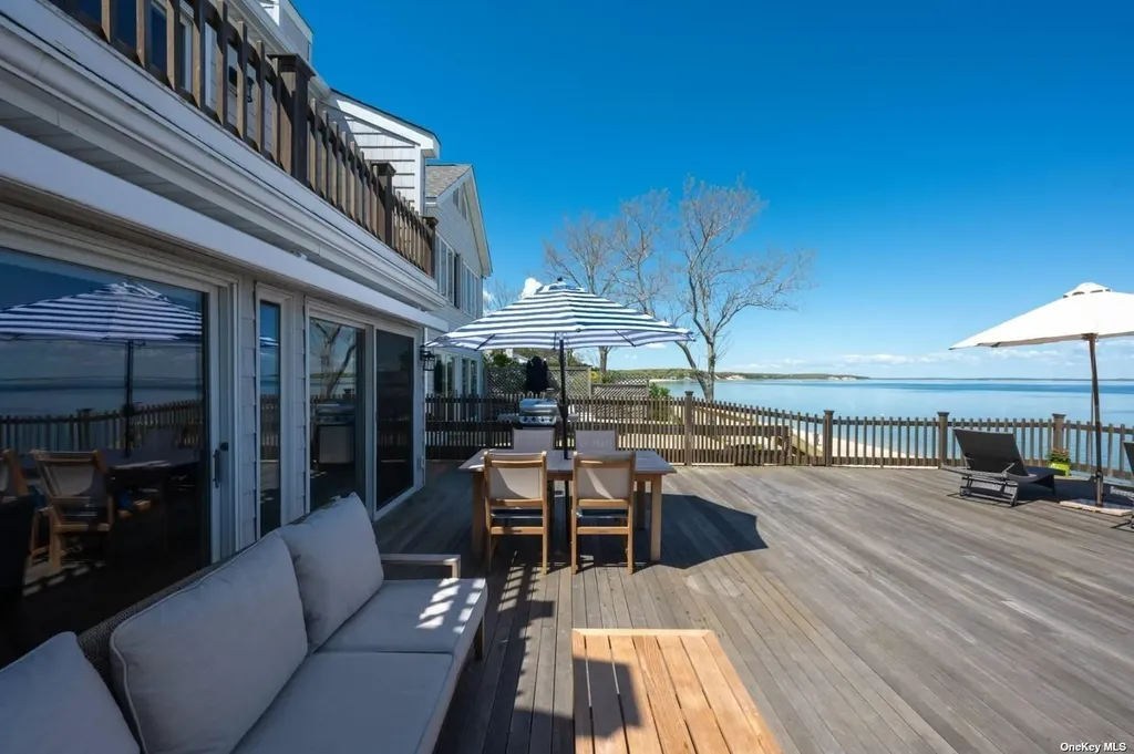 23A Oakhurst Hampton Bays NY 11946