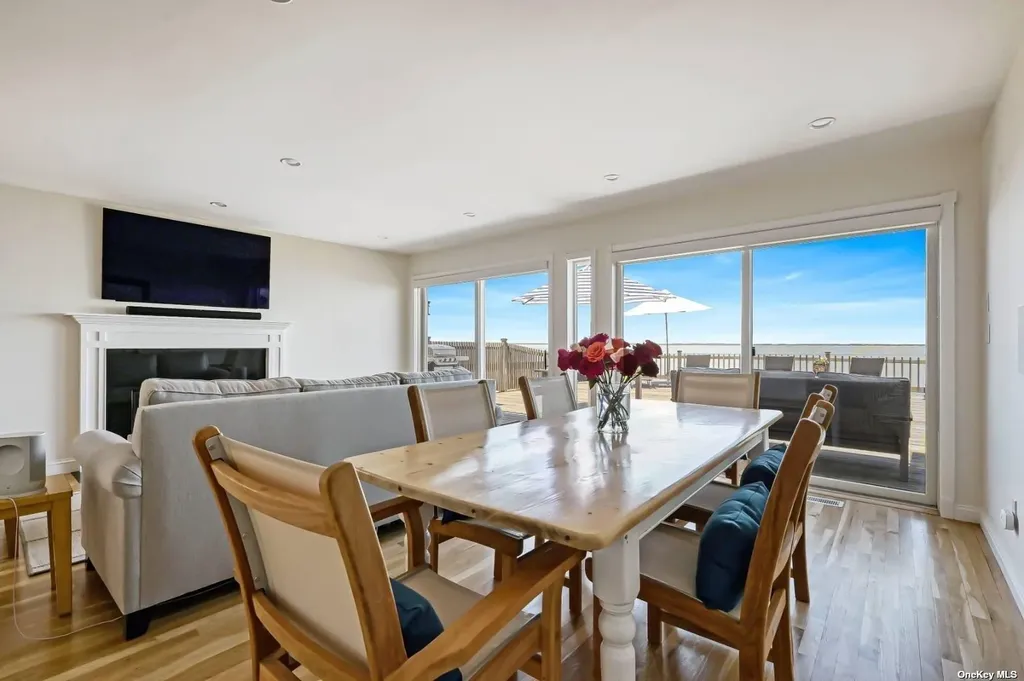 23A Oakhurst Hampton Bays NY 11946