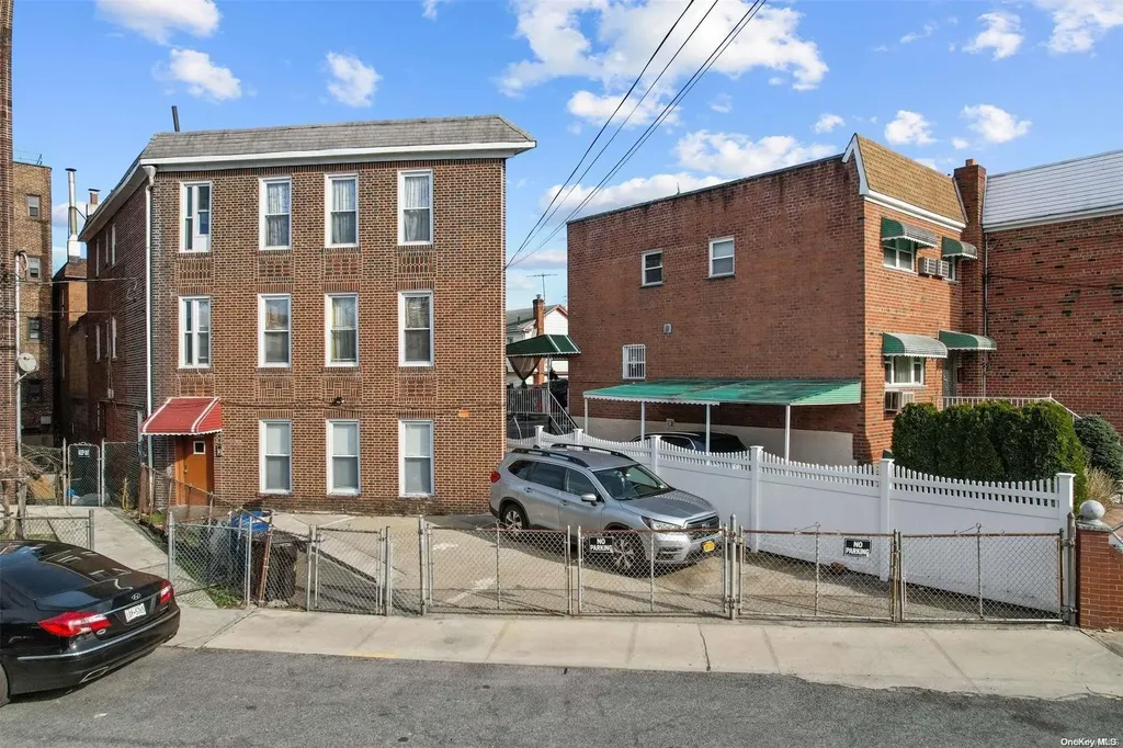 4522 Barnes Avenue Bronx NY 10466
