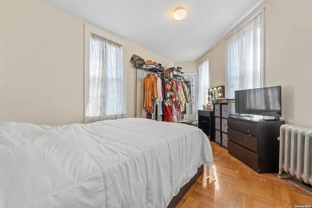 4522 Barnes Avenue Bronx NY 10466