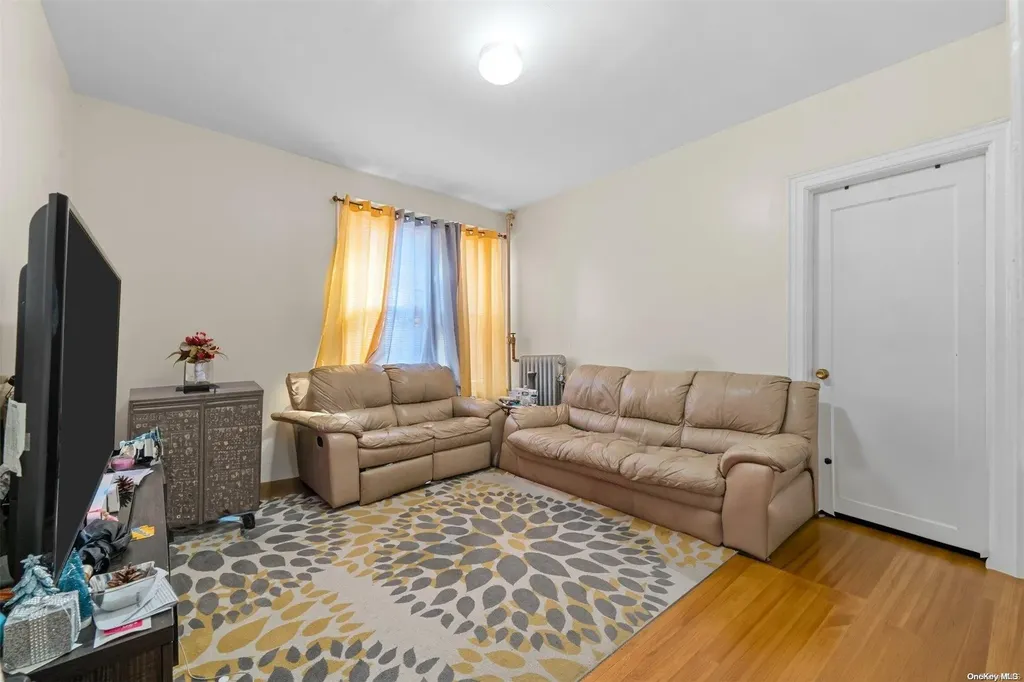 4522 Barnes Avenue Bronx NY 10466