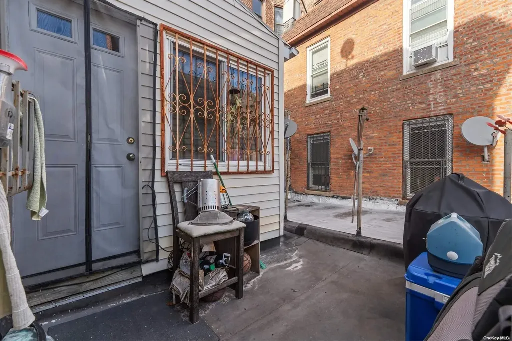 4522 Barnes Avenue Bronx NY 10466