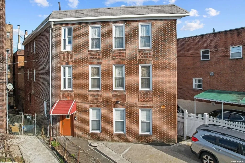 4522 Barnes Avenue Bronx NY 10466