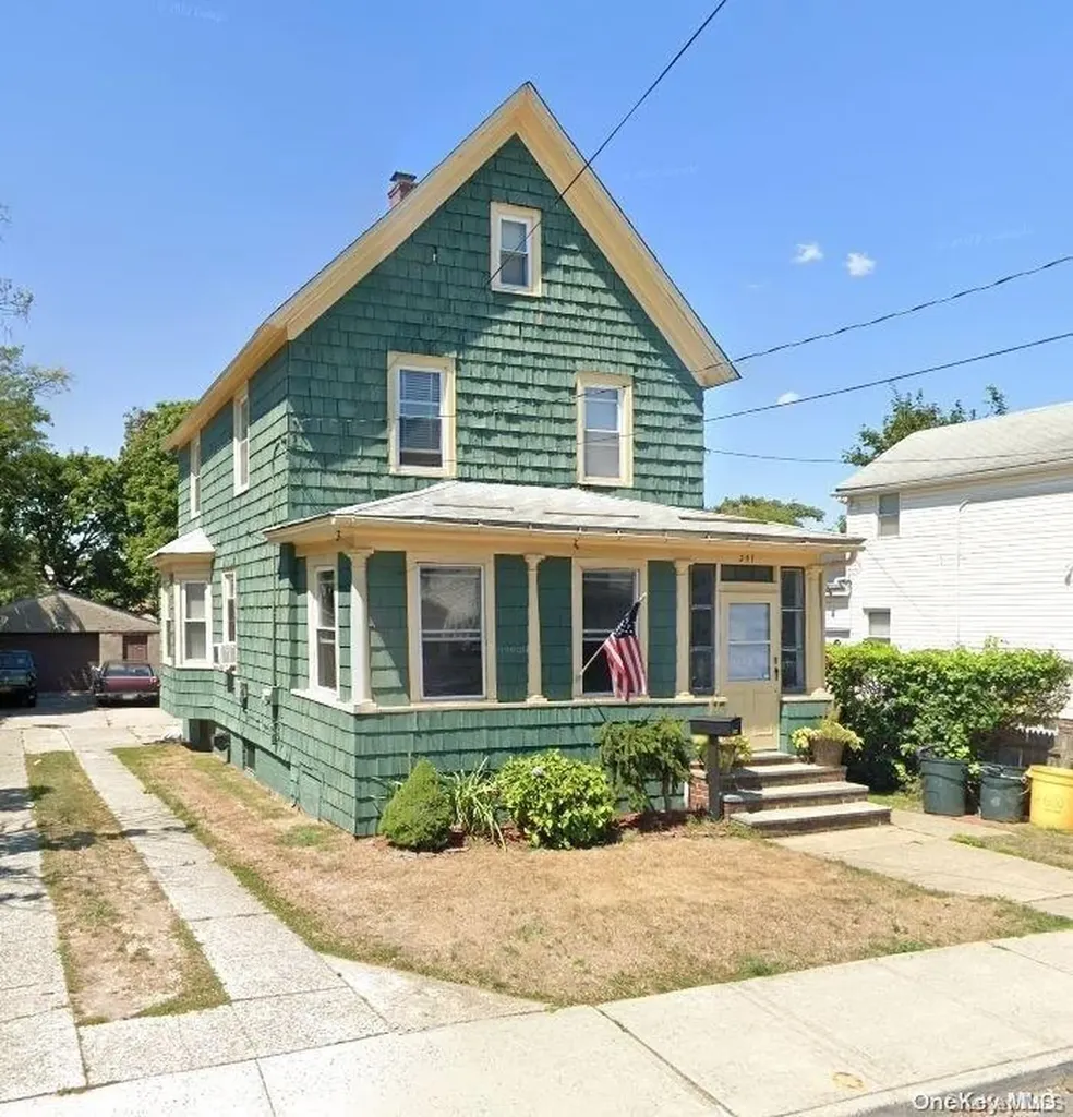 241 John Street Lawrence NY 11559