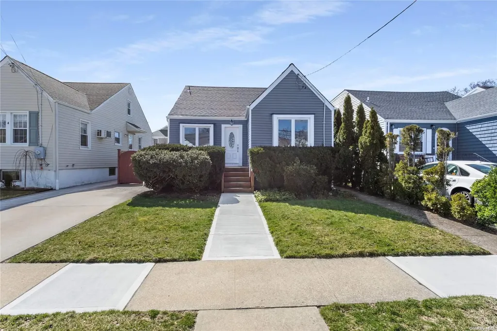 62 Maple Street Massapequa NY 11758