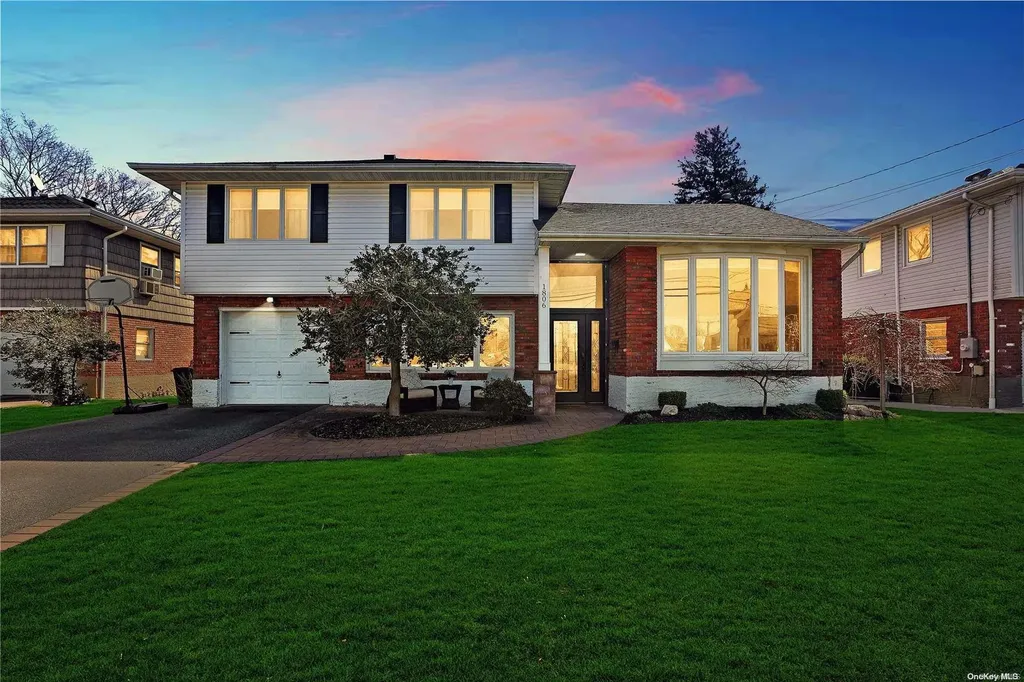 1806 Carlisle Place Merrick NY 11566