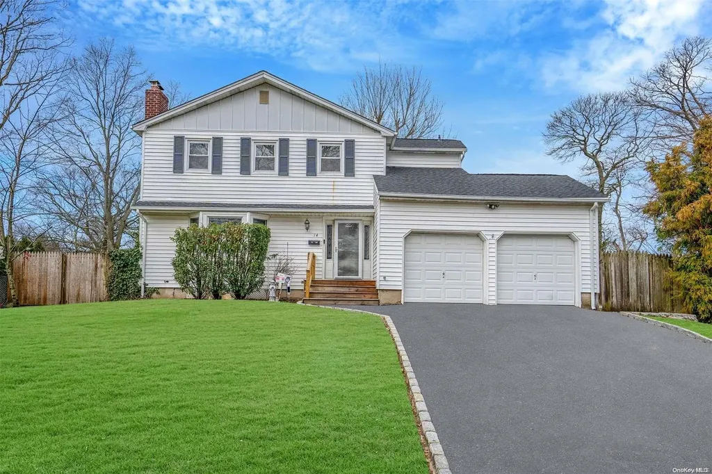 14 Jamar Lane Ronkonkoma NY 11779