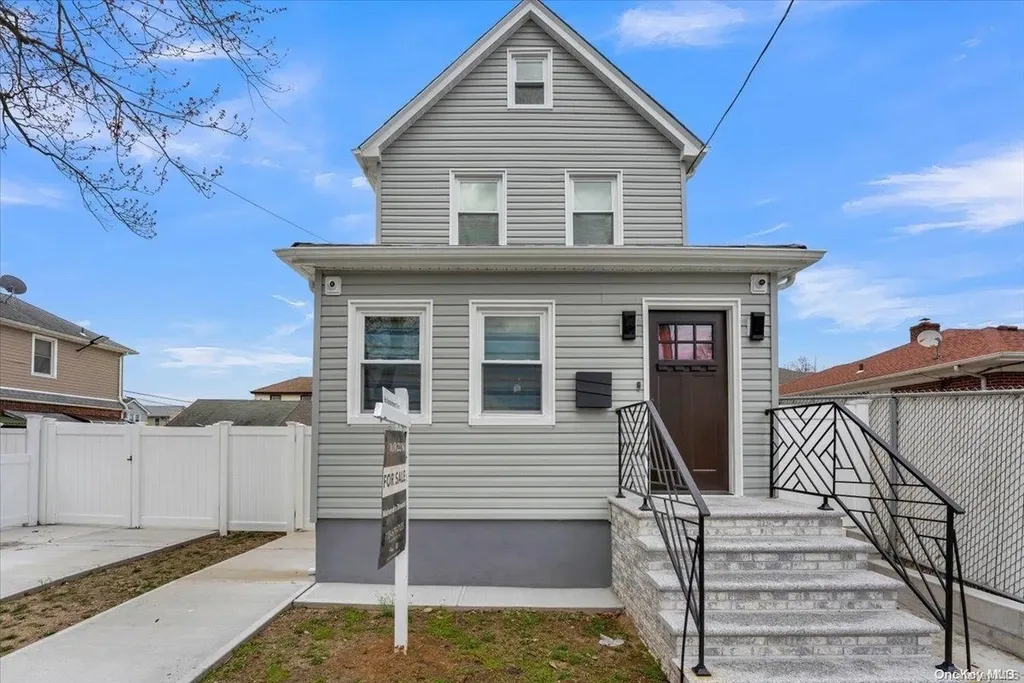 31 3rd Street Elmont NY 11003