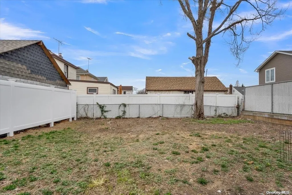 31 3rd Street Elmont NY 11003