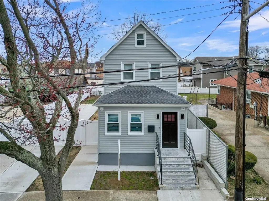31 3rd Street Elmont NY 11003