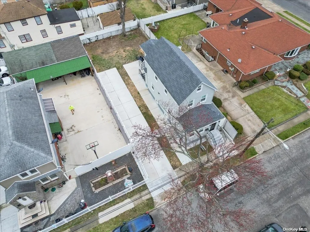 31 3rd Street Elmont NY 11003