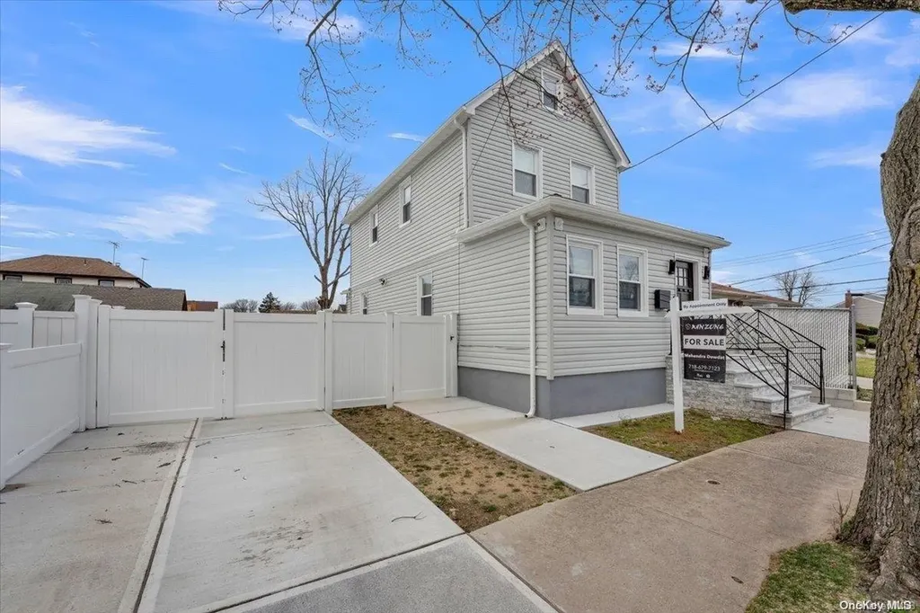 31 3rd Street Elmont NY 11003