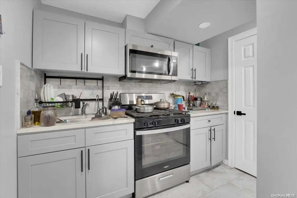 31 3rd Street Elmont NY 11003