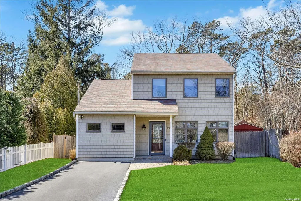 164 Lakeside Trail Ridge NY 11961