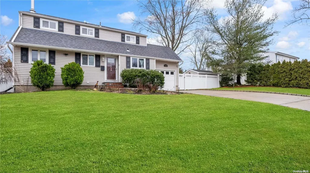 1802 Fire Avenue Medford NY 11763