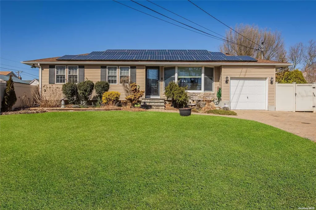35 Priscilla Avenue Deer Park NY 11729