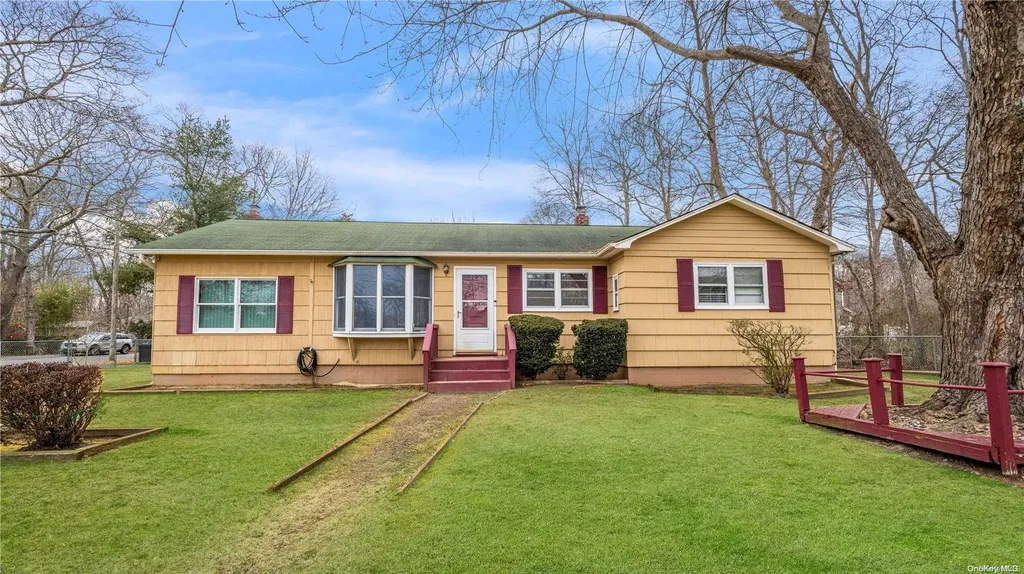 11 Aspen Road Mastic Beach NY 11951