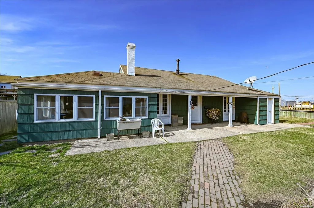 111 Ocean Avenue Bay Shore NY 11706