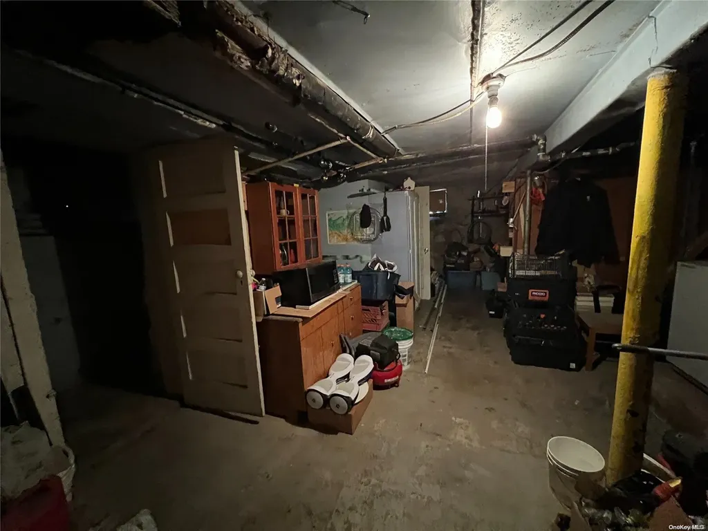 7307 6th Avenue Brooklyn NY 11209