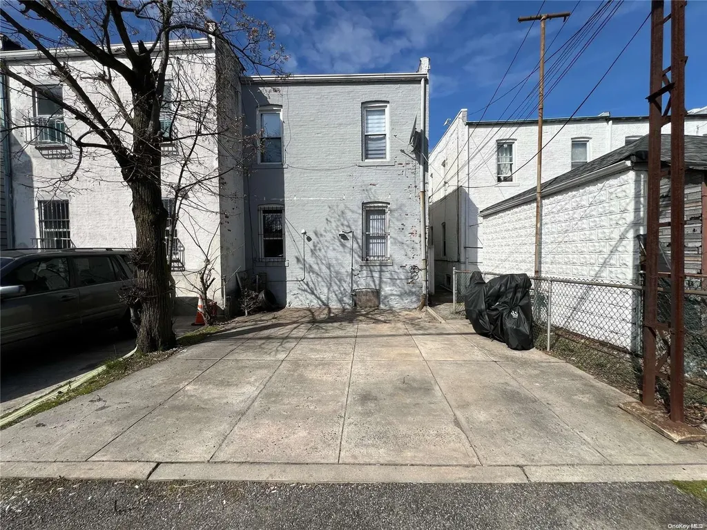 7307 6th Avenue Brooklyn NY 11209