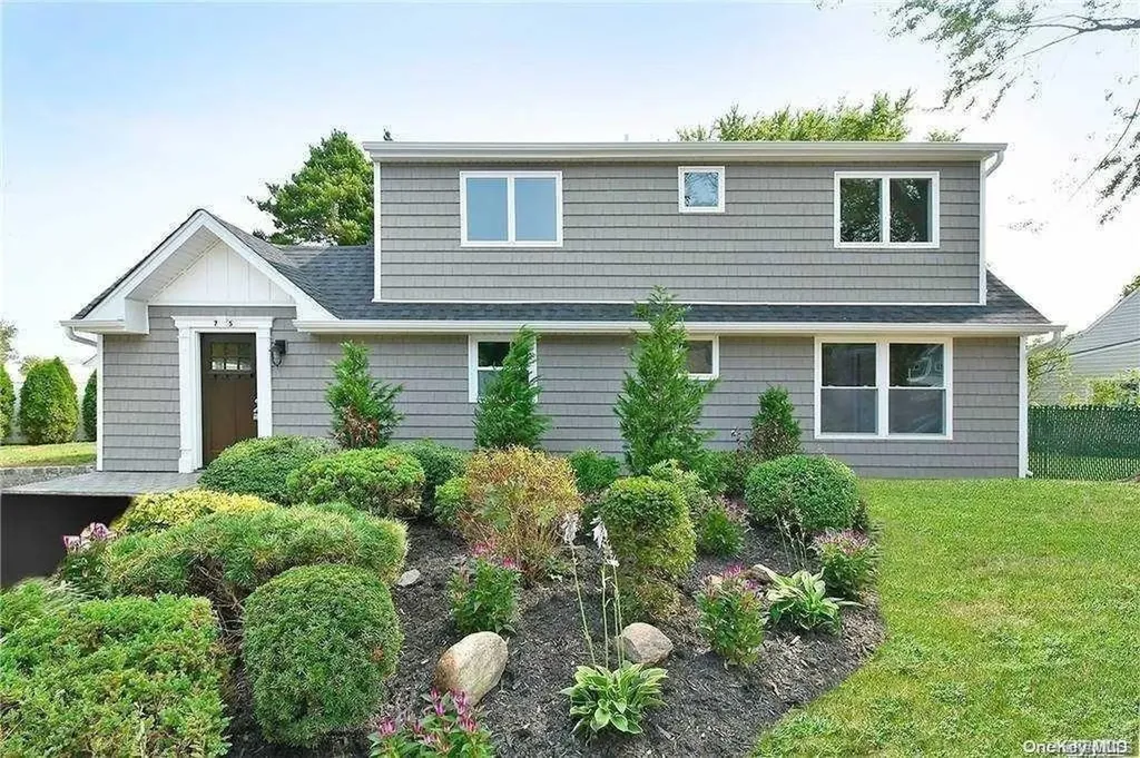 75 Greenbelt Lane Levittown NY 11756
