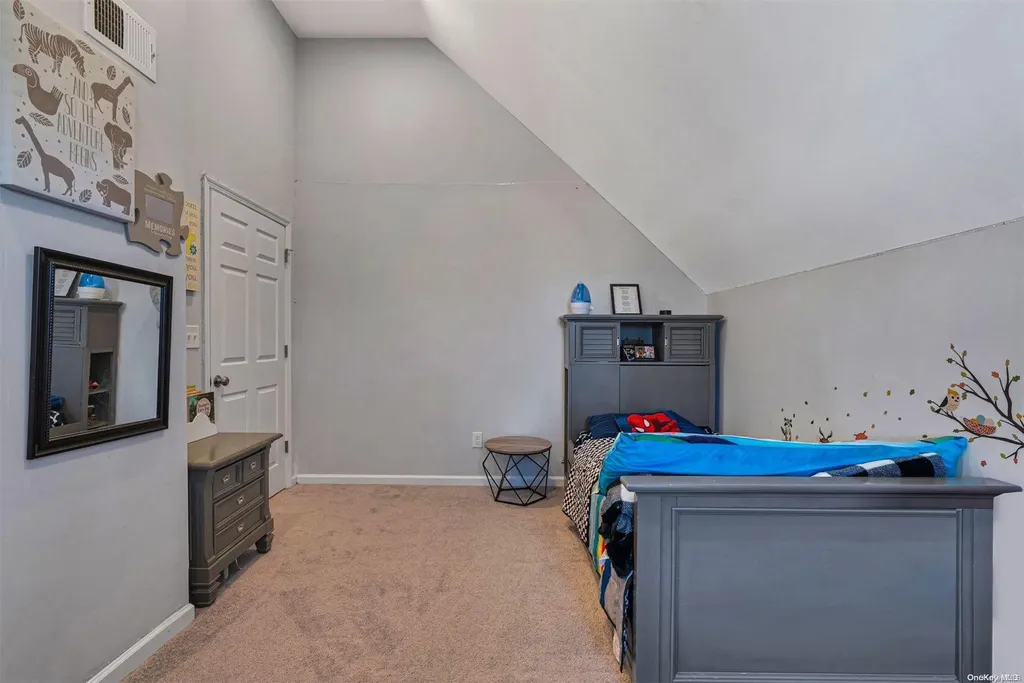 19 Wards Lane Bellport NY 11713