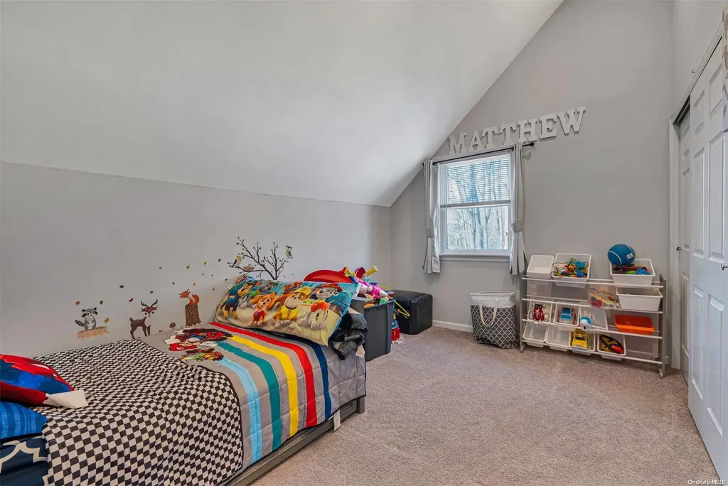 19 Wards Lane Bellport NY 11713