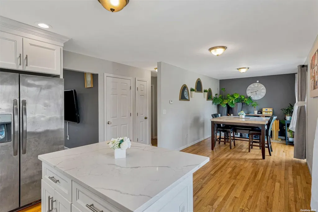 19 Wards Lane Bellport NY 11713