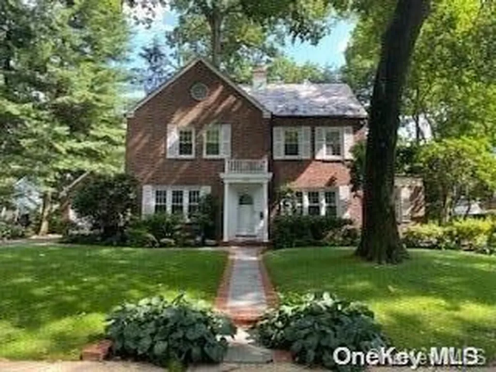 280 Park Avenue Manhasset NY 11030