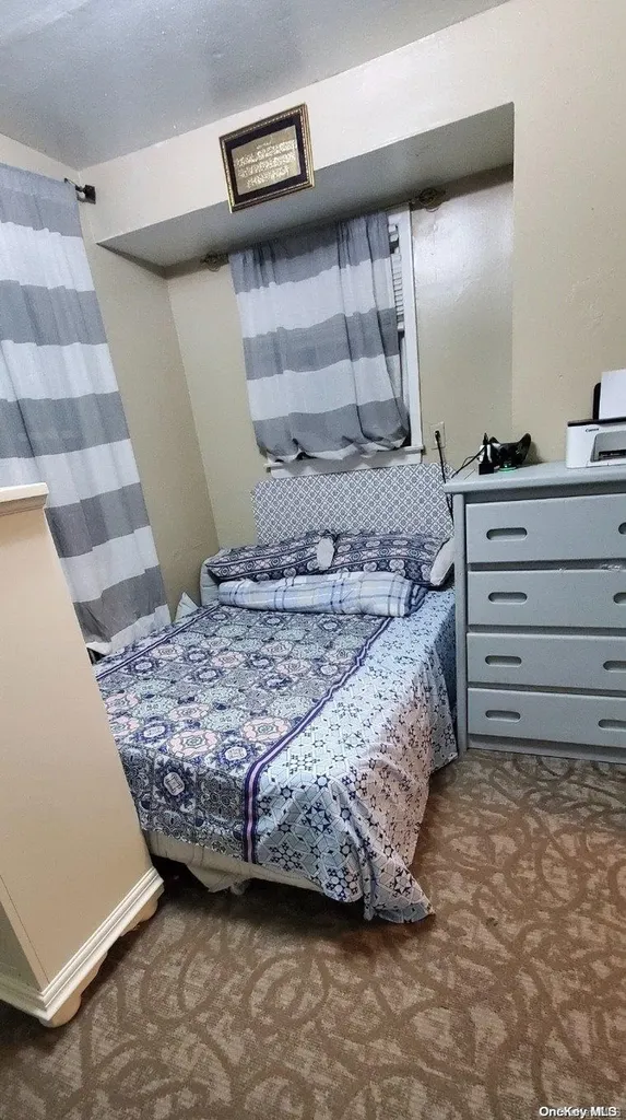 61 Oakley Avenue Elmont NY 11003