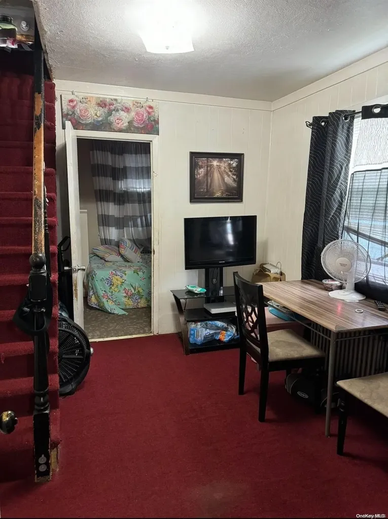 61 Oakley Avenue Elmont NY 11003
